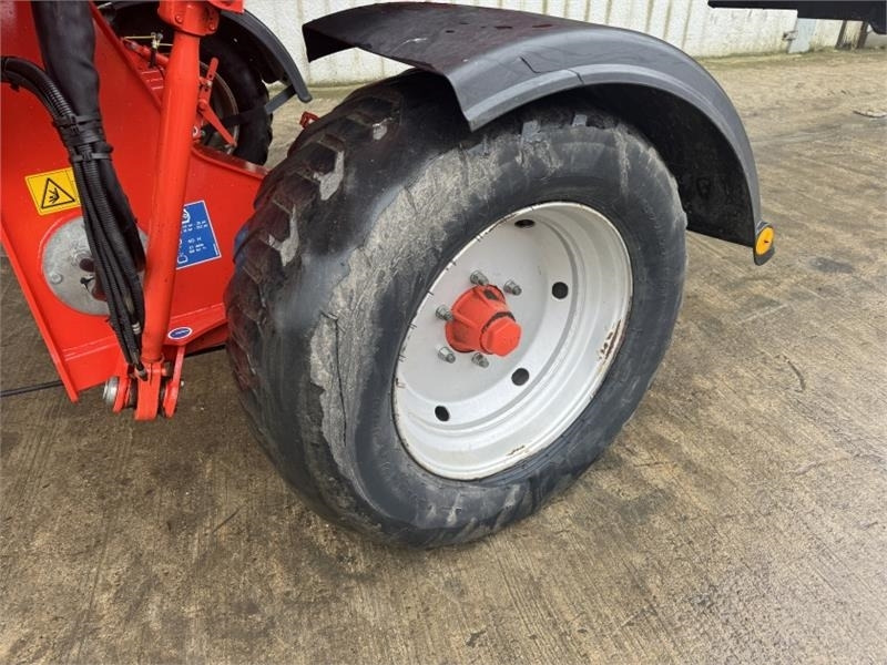Kuhn Merge Maxx 950 Merger - Превртувач и гребло: слика 5 Kuhn Merge Maxx 950 Merger - Превртувач и гребло: слика 5