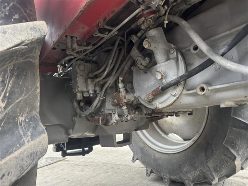 Трактор Massey Ferguson 2680 2WD **Low Hours**: слика 21