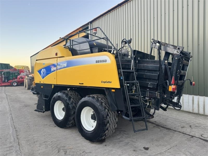 New Holland BB9060 Baler - Балирка за квадратни бали: слика 2 New Holland BB9060 Baler - Балирка за квадратни бали: слика 2
