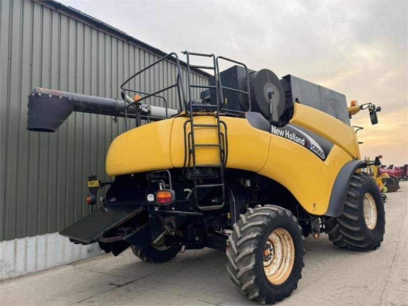 New Holland CR960 c/w 24ft Header **Video Below** - Додатни делови за жнеач: слика 2 New Holland CR960 c/w 24ft Header **Video Below** - Додатни делови за жнеач: слика 2