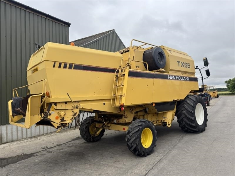 New Holland TX65 c/w 17ft Header - Додатни делови за жнеач: слика 4 New Holland TX65 c/w 17ft Header - Додатни делови за жнеач: слика 4