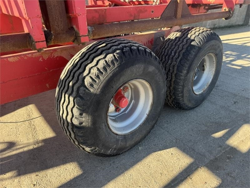 Timik MK 11 Square Bale Chaser/Stacker - Балирка за квадратни бали: слика 5 Timik MK 11 Square Bale Chaser/Stacker - Балирка за квадратни бали: слика 5