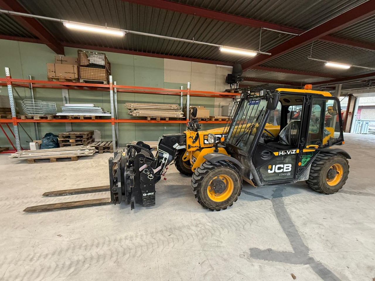 JCB 525-60T5 Hi-Viz - Телескопски натоварувач на тркала: слика 1 JCB 525-60T5 Hi-Viz - Телескопски натоварувач на тркала: слика 1