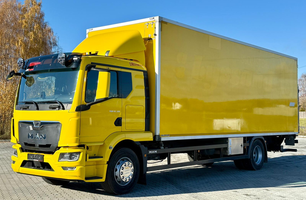 MAN 18.320 / IZOTERMA / GRZANA / WINDA / 20 EUROPALET / AUTOMAT / 170 TYŚ KM / 2021 R / SYPIALKA / CAŁY NA PODUSZKACH / SPROWADZONY / JAK NOWY - Изотермален камион: слика 2 MAN 18.320 / IZOTERMA / GRZANA / WINDA / 20 EUROPALET / AUTOMAT / 170 TYŚ KM / 2021 R / SYPIALKA / CAŁY NA PODUSZKACH / SPROWADZONY / JAK NOWY - Изотермален камион: слика 2