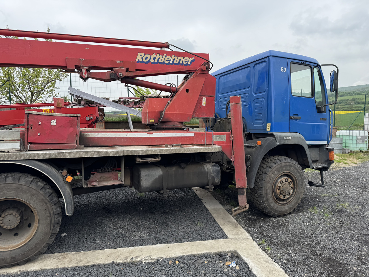 MAN 8-163 / 4X4 / PODNOŚNIK KOSZOWY / NISKI PRZEBIEG - Камион со кран: слика 3 MAN 8-163 / 4X4 / PODNOŚNIK KOSZOWY / NISKI PRZEBIEG - Камион со кран: слика 3