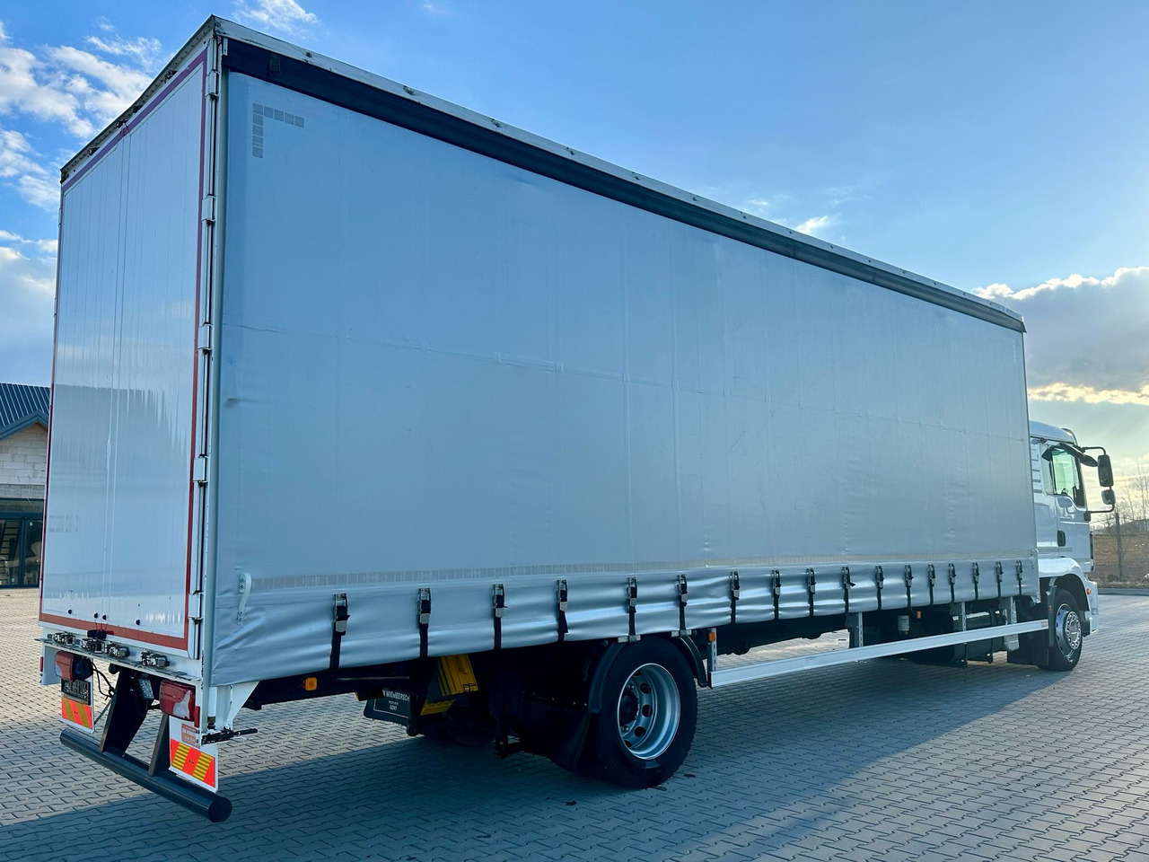MAN TGM 18.290 / FIRANKA / WINDA / 22 EUROPALETY / AUTOMAT / SYPIALKA / 9 059 KG ŁADOWNOŚCI / NISKI PRZEBIEG / ZSUWANY DACH / EURO 6 - Камион со церада: слика 5 MAN TGM 18.290 / FIRANKA / WINDA / 22 EUROPALETY / AUTOMAT / SYPIALKA / 9 059 KG ŁADOWNOŚCI / NISKI PRZEBIEG / ZSUWANY DACH / EURO 6 - Камион со церада: слика 5
