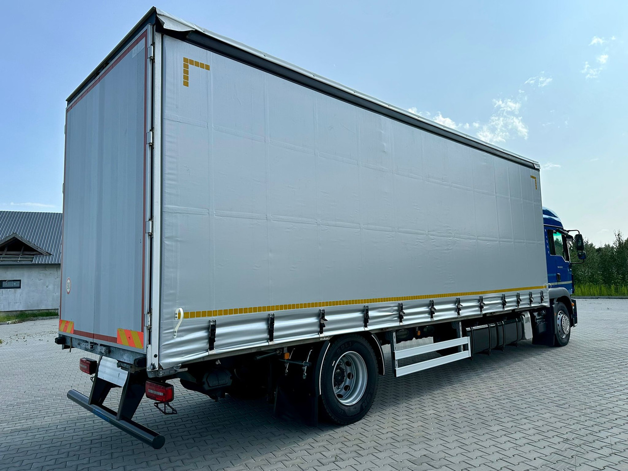 MAN TGM 18.320 / FIRANKA / 20 EUROPALET / 8.3 M DŁUGOŚCI / AUTOMAT / SYPIALKA / 2018 ROK / 9 809 KG ŁADOWNOŚCI - Камион со церада: слика 4 MAN TGM 18.320 / FIRANKA / 20 EUROPALET / 8.3 M DŁUGOŚCI / AUTOMAT / SYPIALKA / 2018 ROK / 9 809 KG ŁADOWNOŚCI - Камион со церада: слика 4