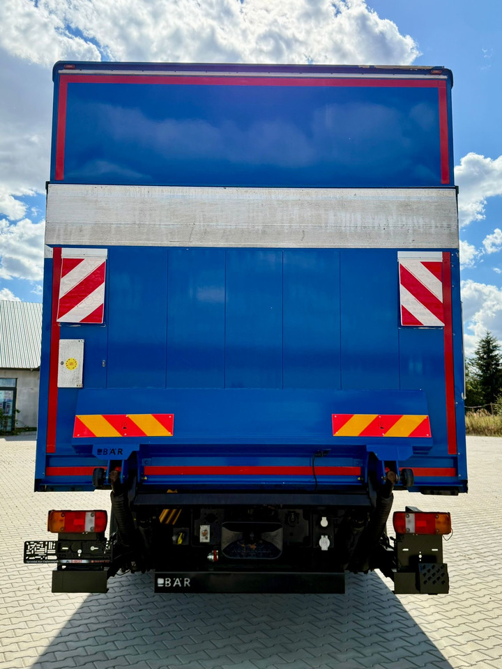 MAN TGX 26.420 / KONTENER / WINDA / 8.5 M DŁUGOŚCI / 21 EUROPALET / 6x2 / 3 OŚ PODNOSZONA I SKRĘTNA / ŁADOWNOŚĆ 14 415 KG / 2018 ROK / Z NIEMIEC - Камион сандучар: слика 4 MAN TGX 26.420 / KONTENER / WINDA / 8.5 M DŁUGOŚCI / 21 EUROPALET / 6x2 / 3 OŚ PODNOSZONA I SKRĘTNA / ŁADOWNOŚĆ 14 415 KG / 2018 ROK / Z NIEMIEC - Камион сандучар: слика 4