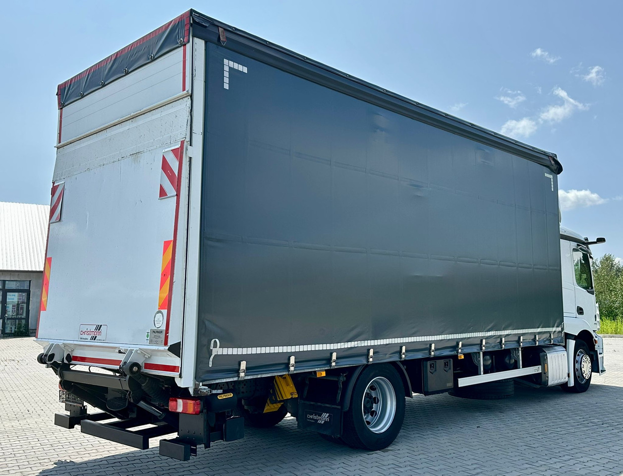 MERCEDES-BENZ ACTROS 1833 / FIRANKA / WINDA / 18 PALET / AUTOMAT / 310 TYS KM / DUŻY SILNIK / 2020 ROK / SYPIALKA - Камион со церада: слика 3 MERCEDES-BENZ ACTROS 1833 / FIRANKA / WINDA / 18 PALET / AUTOMAT / 310 TYS KM / DUŻY SILNIK / 2020 ROK / SYPIALKA - Камион со церада: слика 3