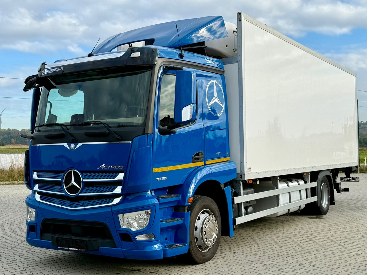 MERCEDES-BENZ ACTROS 1836 / CHŁODNIA / WINDA / 18 PALET / SILNIK 10677 cm3 / CARRIER / SYPIALKA / AUTOMAT / 2018 ROK - Камион ладилник: слика 2 MERCEDES-BENZ ACTROS 1836 / CHŁODNIA / WINDA / 18 PALET / SILNIK 10677 cm3 / CARRIER / SYPIALKA / AUTOMAT / 2018 ROK - Камион ладилник: слика 2