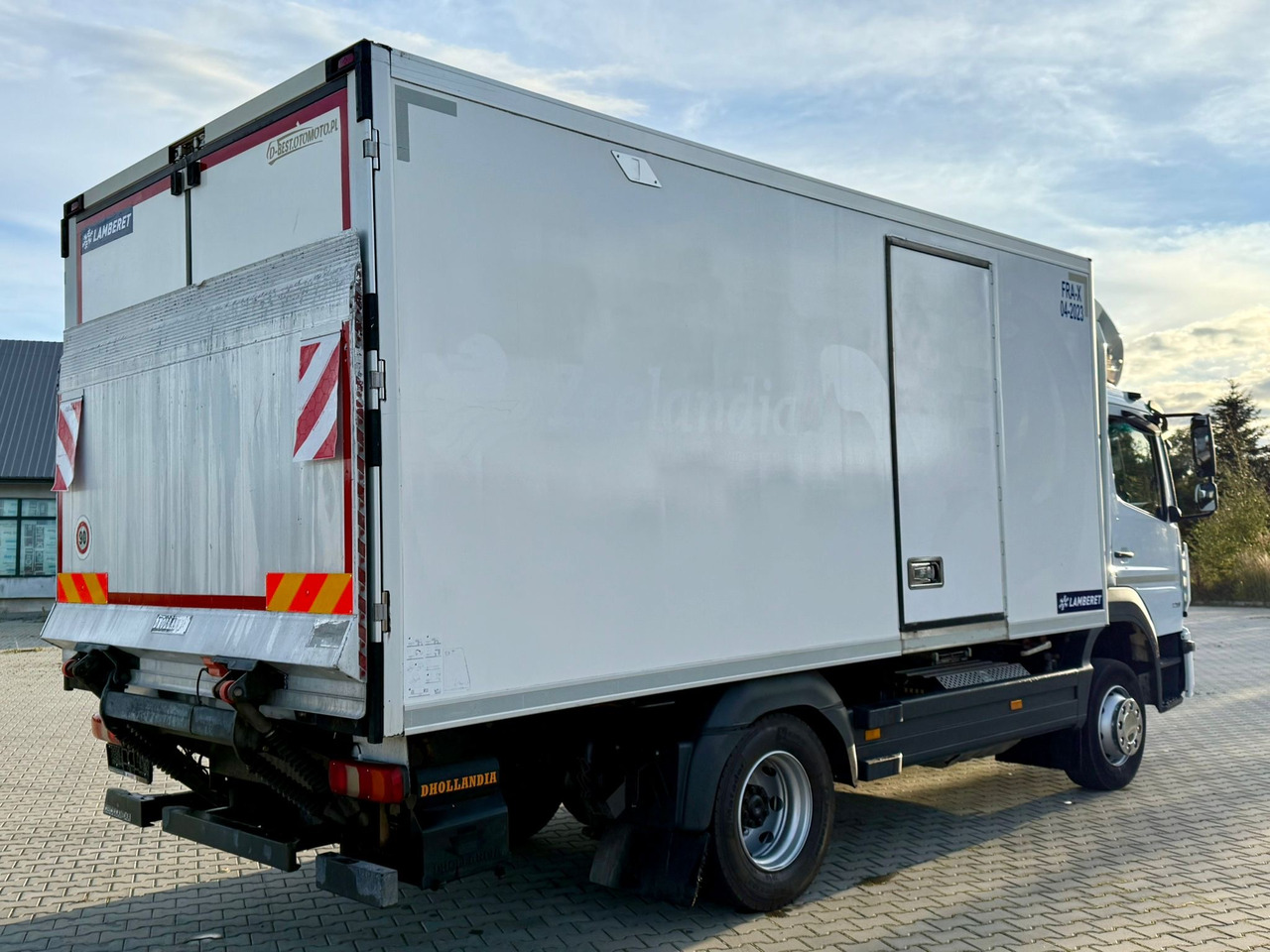 MERCEDES-BENZ ATEGO 1218 / CHŁODNIA / IZOTERMA / WINDA / 5.10 M DŁUGOŚCI / LAMBERET / AUTOMAT / 2017 ROK / 410 TYŚ KM - Камион ладилник: слика 3 MERCEDES-BENZ ATEGO 1218 / CHŁODNIA / IZOTERMA / WINDA / 5.10 M DŁUGOŚCI / LAMBERET / AUTOMAT / 2017 ROK / 410 TYŚ KM - Камион ладилник: слика 3