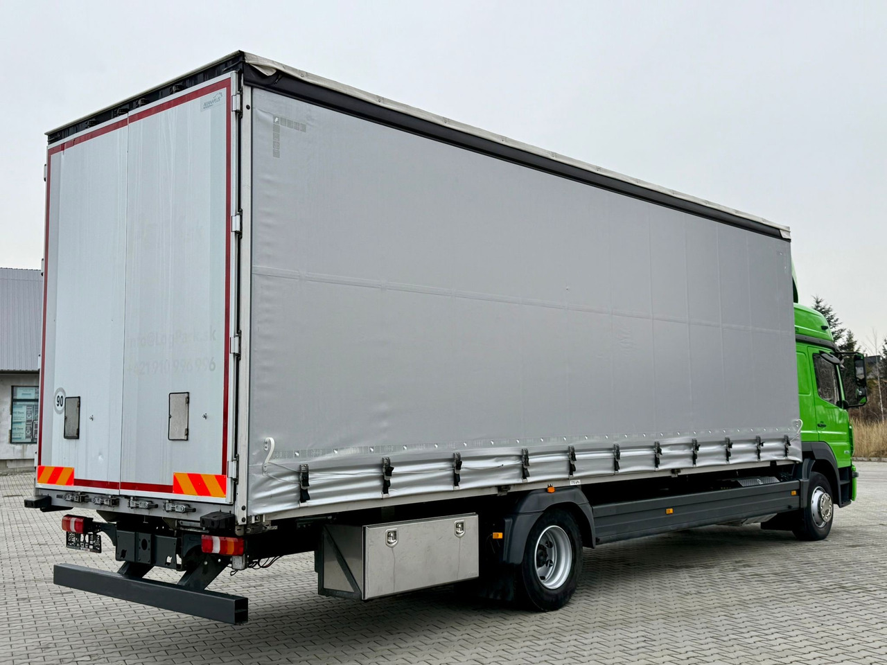 MERCEDES-BENZ ATEGO 1530 / FIRANKA / 20 EUROPALET / 8.10 M DŁUGOŚCI / 250 TYŚ KM / 2020 ROK / ZSUWANY DACH / SYPIALKA / AUTOMAT / EURO 6 - Камион со церада: слика 4 MERCEDES-BENZ ATEGO 1530 / FIRANKA / 20 EUROPALET / 8.10 M DŁUGOŚCI / 250 TYŚ KM / 2020 ROK / ZSUWANY DACH / SYPIALKA / AUTOMAT / EURO 6 - Камион со церада: слика 4