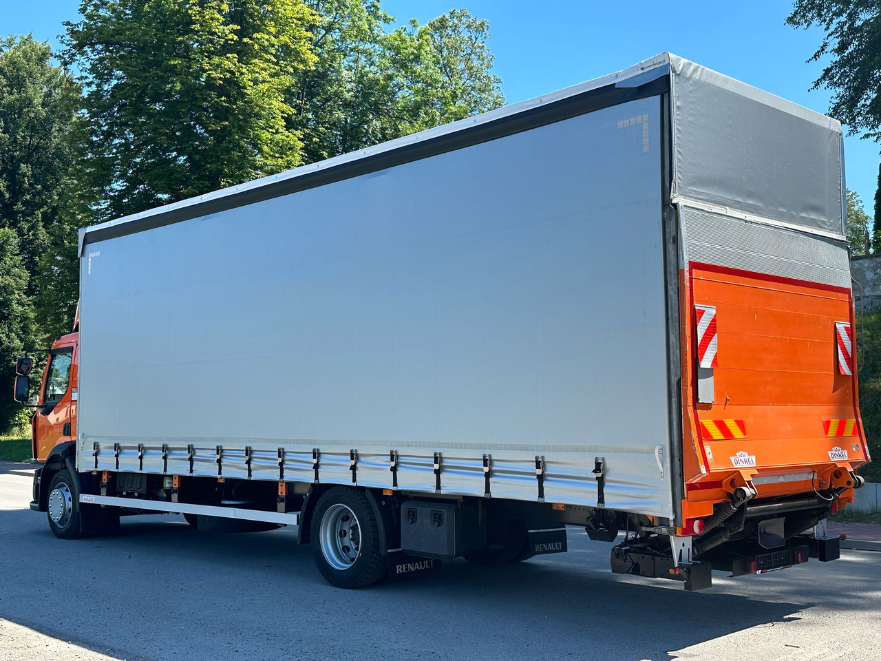 RENAULT D 18 / 280 / FIRANKA / WINDA / 8.6 M DŁUGOŚCI / 21 EUROPALET / NOWE OPONY / ŁADOWNOŚĆ 9.380 KG / AUTOMAT / SERWISOWANA / SPROWADZONA - Камион со церада: слика 3 RENAULT D 18 / 280 / FIRANKA / WINDA / 8.6 M DŁUGOŚCI / 21 EUROPALET / NOWE OPONY / ŁADOWNOŚĆ 9.380 KG / AUTOMAT / SERWISOWANA / SPROWADZONA - Камион со церада: слика 3