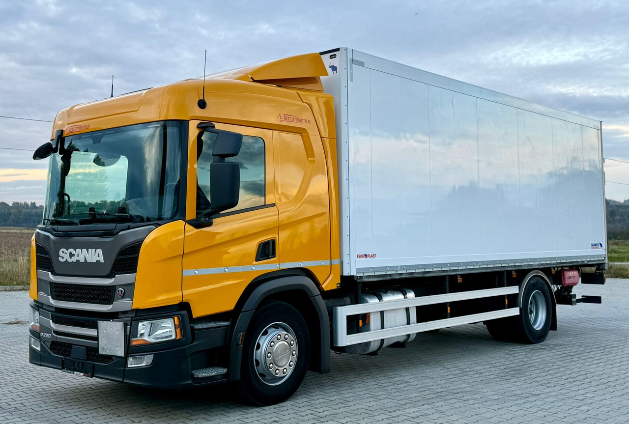 SCANIA P220 / IZOTERMA / WINDA / SCHMITZ / 18 PALET / SILNIK 6 / SYPIALKA / 2019 ROK / NISKI PRZEBIEG - Изотермален камион: слика 2 SCANIA P220 / IZOTERMA / WINDA / SCHMITZ / 18 PALET / SILNIK 6 / SYPIALKA / 2019 ROK / NISKI PRZEBIEG - Изотермален камион: слика 2