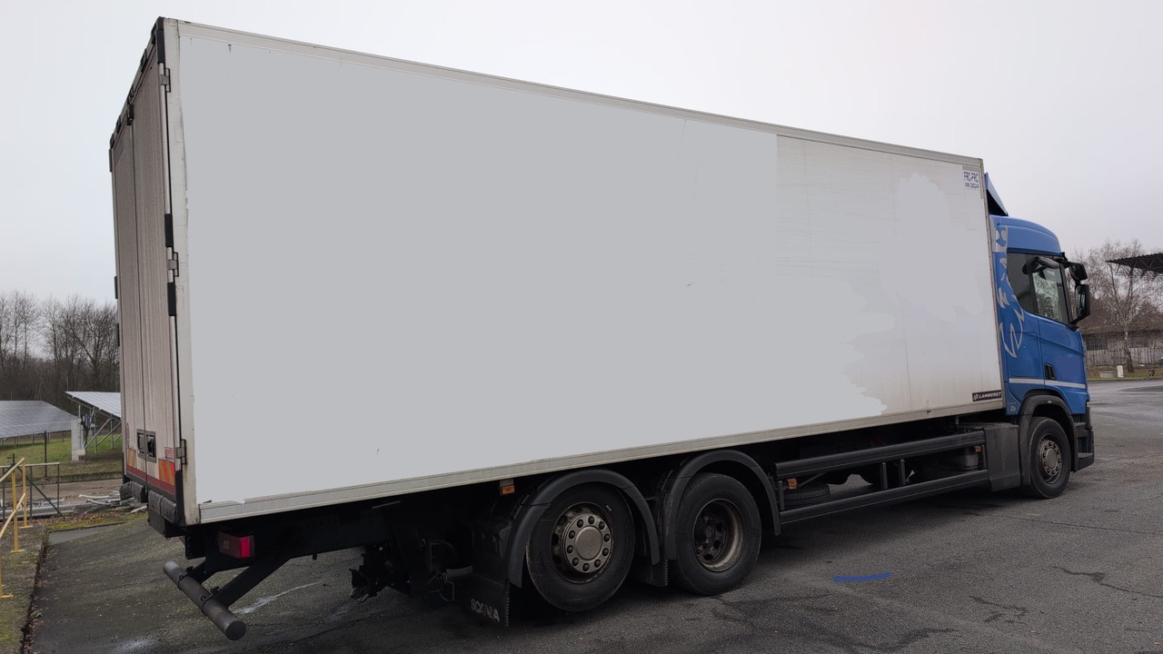 SCANIA ZESTAW / CHŁODNIA / LAMBERET / 6X2 / 36 EUROPALET / SERWISOWANY / AUTOMAT / SYPIALKA - Камион ладилник: слика 2 SCANIA ZESTAW / CHŁODNIA / LAMBERET / 6X2 / 36 EUROPALET / SERWISOWANY / AUTOMAT / SYPIALKA - Камион ладилник: слика 2
