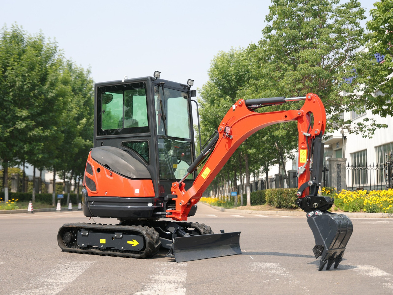 KUBOTA Diesel Mini excavator 2.5 Ton - Müller Machinery MB 25 Plus - VKSH - Мини багер: слика 5 KUBOTA Diesel Mini excavator 2.5 Ton - Müller Machinery MB 25 Plus - VKSH - Мини багер: слика 5