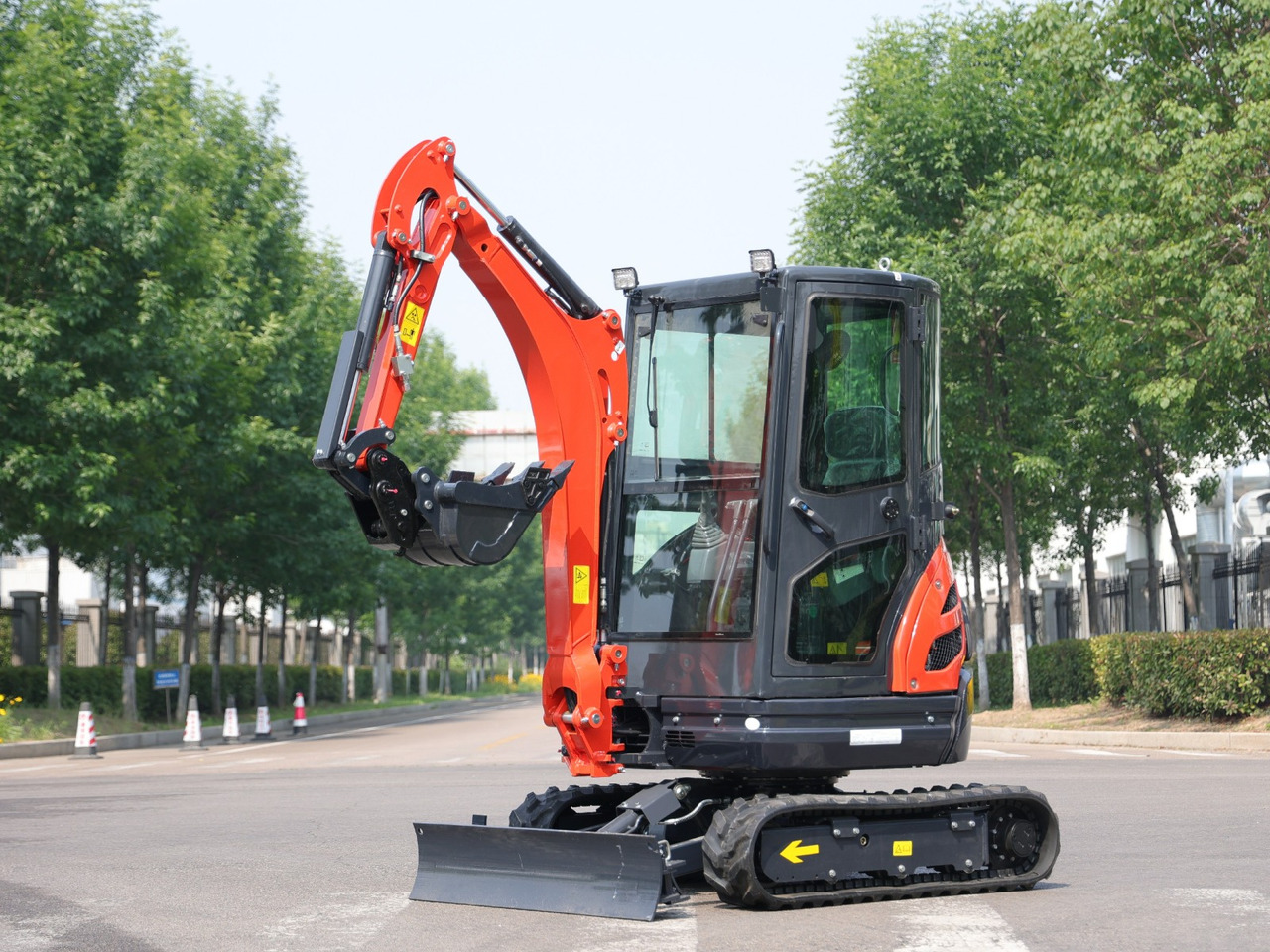 KUBOTA Diesel Mini excavator 2.5 Ton - Müller Machinery MB 25 Plus - VKSH - Мини багер: слика 1 KUBOTA Diesel Mini excavator 2.5 Ton - Müller Machinery MB 25 Plus - VKSH - Мини багер: слика 1