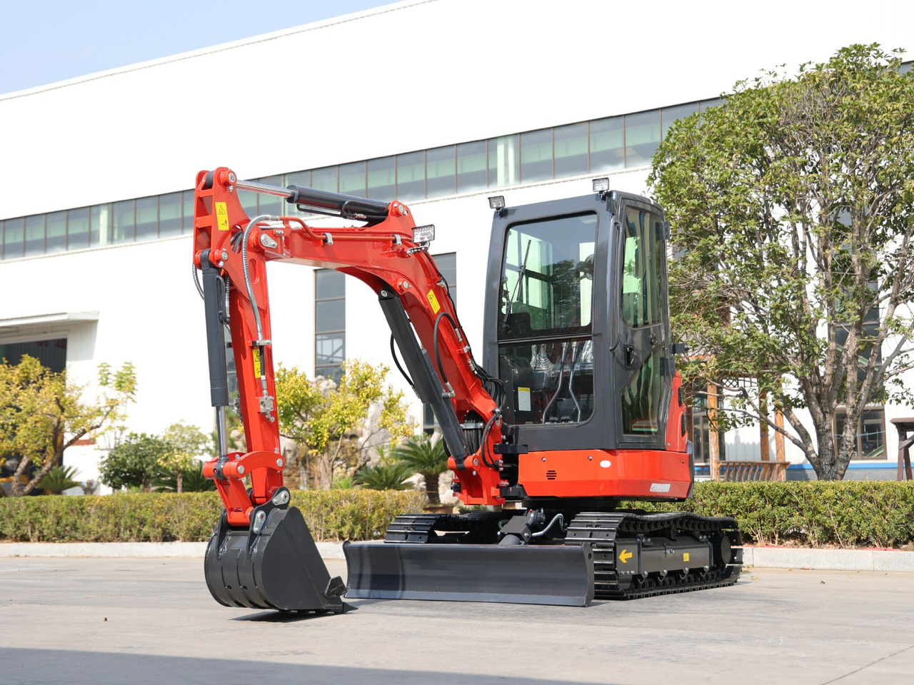 KUBOTA Diesel Mini excavator 3.5 Ton - Müller Machinery MB 35 Plus - VKSH - Мини багер: слика 1 KUBOTA Diesel Mini excavator 3.5 Ton - Müller Machinery MB 35 Plus - VKSH - Мини багер: слика 1
