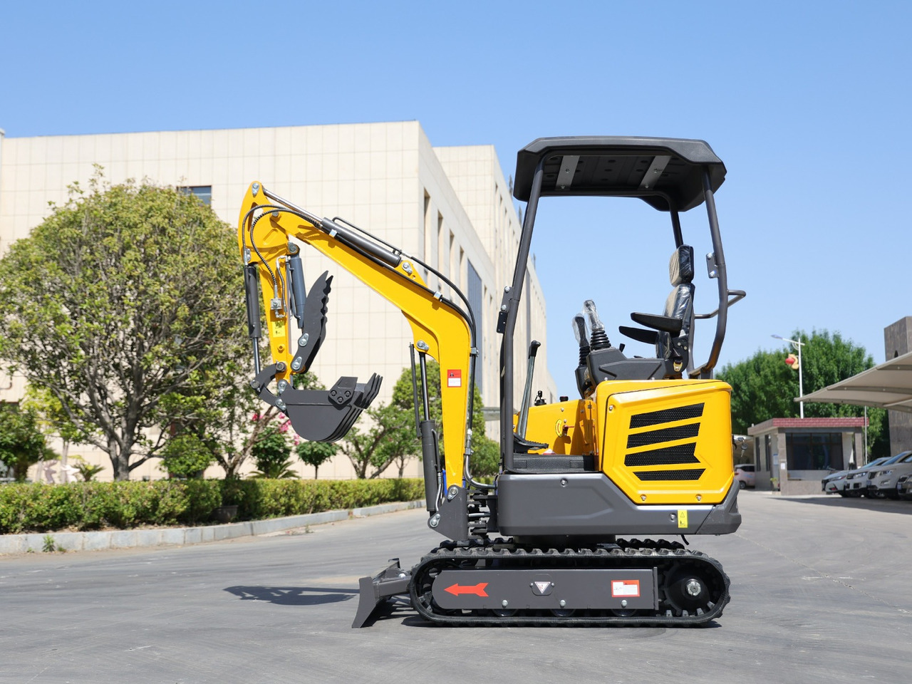 Kubota Diesel Mini excavator 1.8 Ton - Mini excavator MB 18 - SH - Мини багер: слика 5 Kubota Diesel Mini excavator 1.8 Ton - Mini excavator MB 18 - SH - Мини багер: слика 5