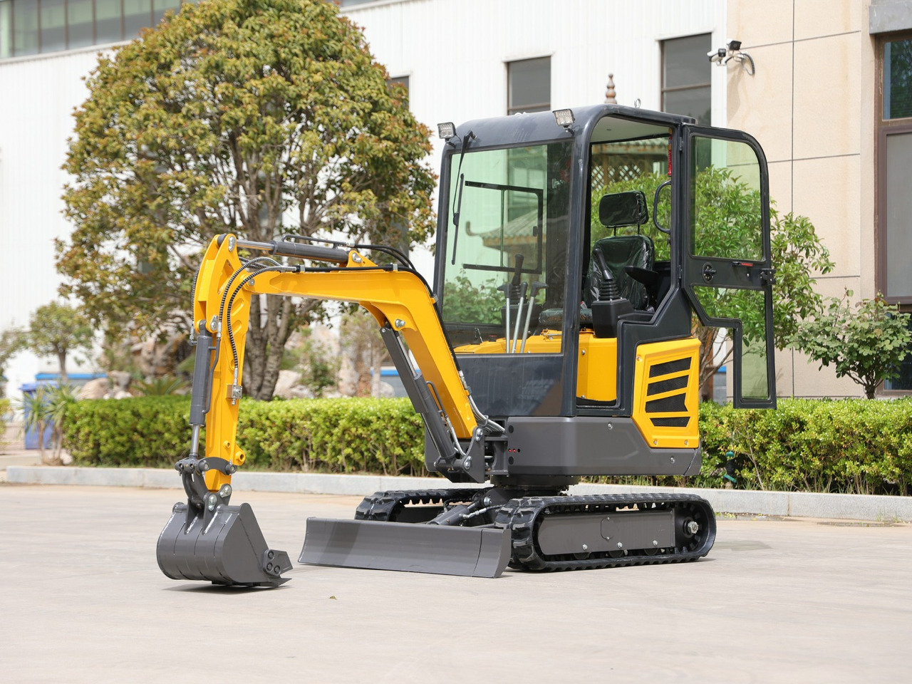 Müller Machinery Diesel Mini excavator 1.8 Ton - Müller Machinery MB 18 - KSH Laidong KB385B Motor - Мини багер: слика 1 Müller Machinery Diesel Mini excavator 1.8 Ton - Müller Machinery MB 18 - KSH Laidong KB385B Motor - Мини багер: слика 1