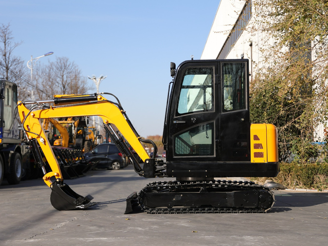 Müller Machinery - Xinchai 4D32 Motor Diesel Mini excavator 3.5 Ton - Müller Machinery MB 35 - VKSH - Мини багер: слика 1 Müller Machinery - Xinchai 4D32 Motor Diesel Mini excavator 3.5 Ton - Müller Machinery MB 35 - VKSH - Мини багер: слика 1
