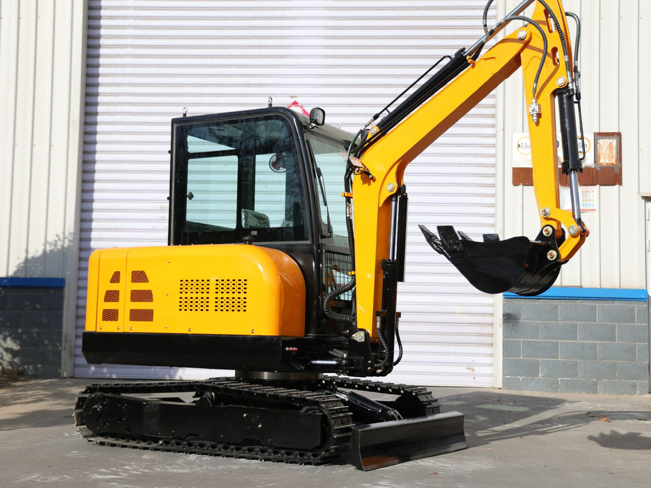 Müller Machinery - Xinchai 4D32 Motor Diesel Mini excavator 3.5 Ton - Müller Machinery MB 35 - VKSH - Мини багер: слика 3 Müller Machinery - Xinchai 4D32 Motor Diesel Mini excavator 3.5 Ton - Müller Machinery MB 35 - VKSH - Мини багер: слика 3