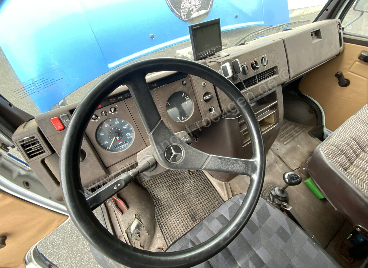 Камион за продажба на добра Mercedes-Benz 609 D: слика 17