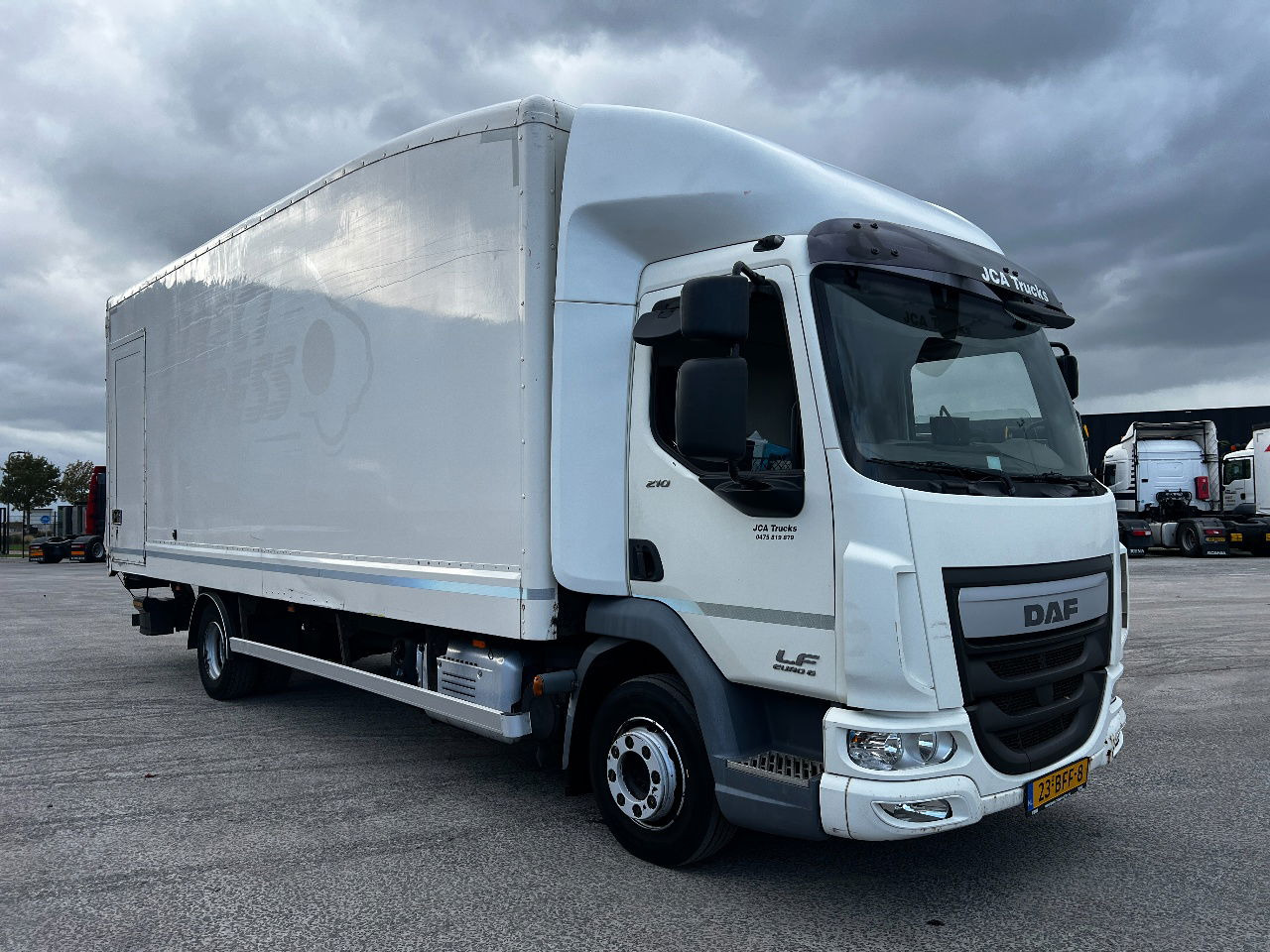 DAF LF 210 Euro 6, 12Ton - Камион сандучар: слика 2 DAF LF 210 Euro 6, 12Ton - Камион сандучар: слика 2