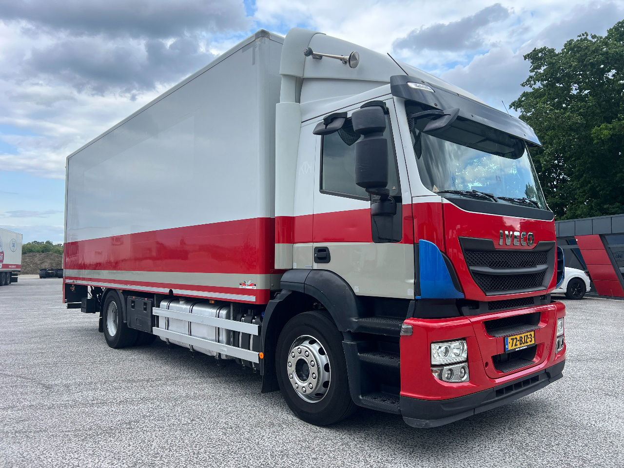 Iveco Stralis 310 AD, 19Ton, Euro 6 - Камион сандучар: слика 2 Iveco Stralis 310 AD, 19Ton, Euro 6 - Камион сандучар: слика 2