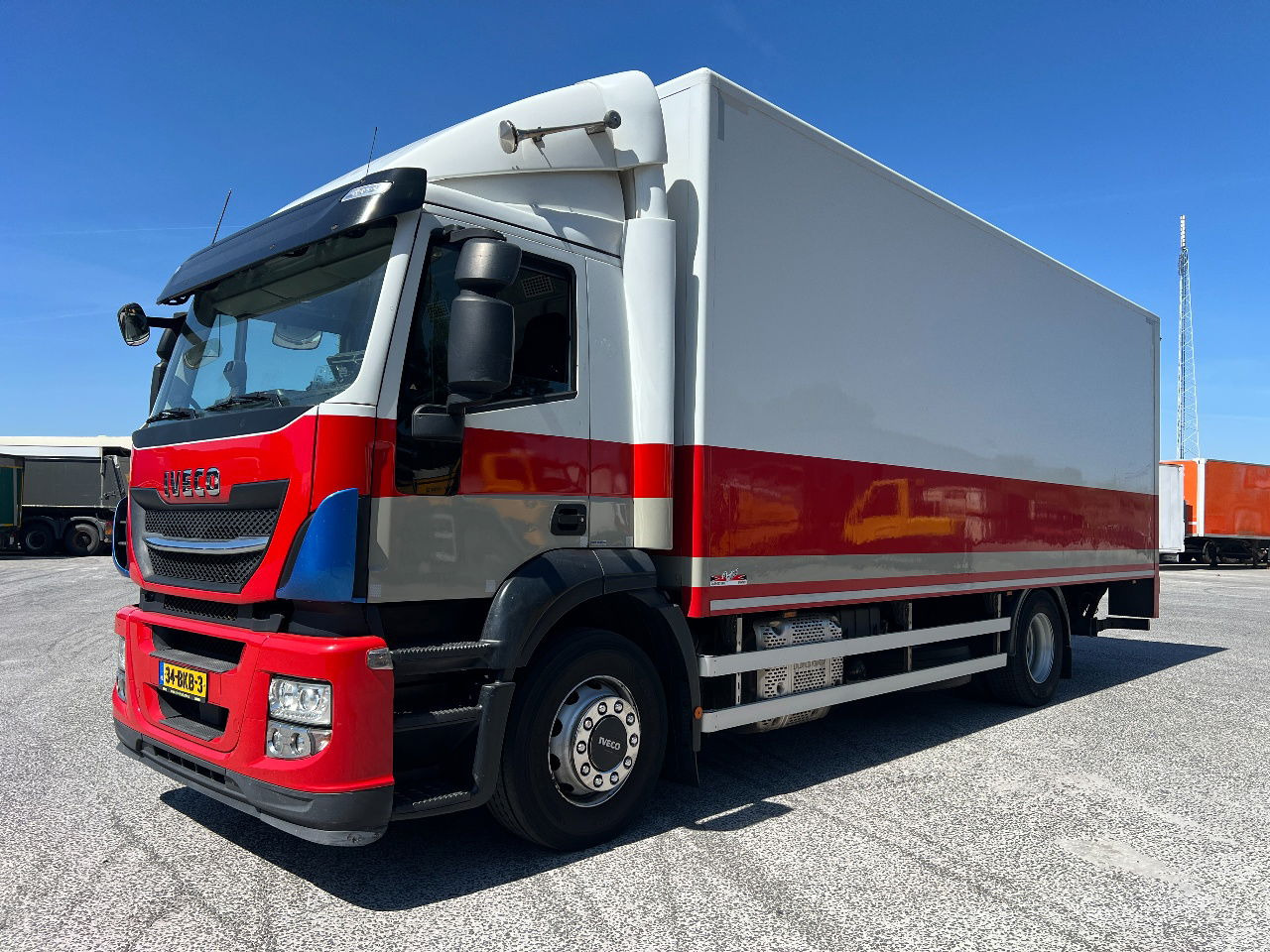 Iveco Stralis 310 AD, 19Ton, Euro 6 - Камион сандучар: слика 1 Iveco Stralis 310 AD, 19Ton, Euro 6 - Камион сандучар: слика 1