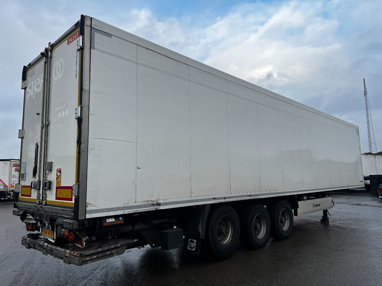 Krone SD met Carrier Vector 1550 en dhollandia laadklep - Полуприколка ладилник: слика 3 Krone SD met Carrier Vector 1550 en dhollandia laadklep - Полуприколка ладилник: слика 3