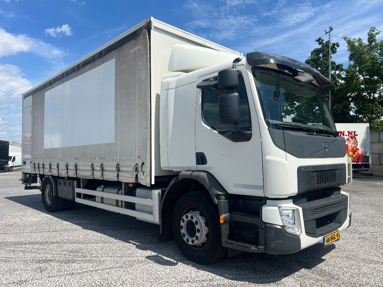 Volvo FE 250 Euro 6, 19T - Камион со церада: слика 2 Volvo FE 250 Euro 6, 19T - Камион со церада: слика 2