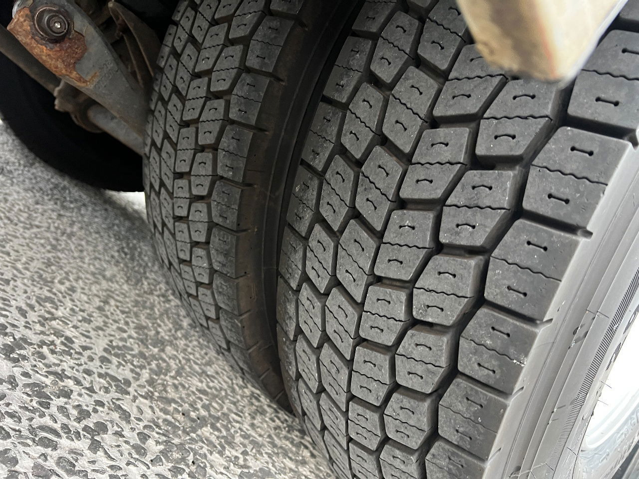 Volvo FM 9.300 Globe 6x2, Euro 5 - Камион сандучар: слика 5 Volvo FM 9.300 Globe 6x2, Euro 5 - Камион сандучар: слика 5