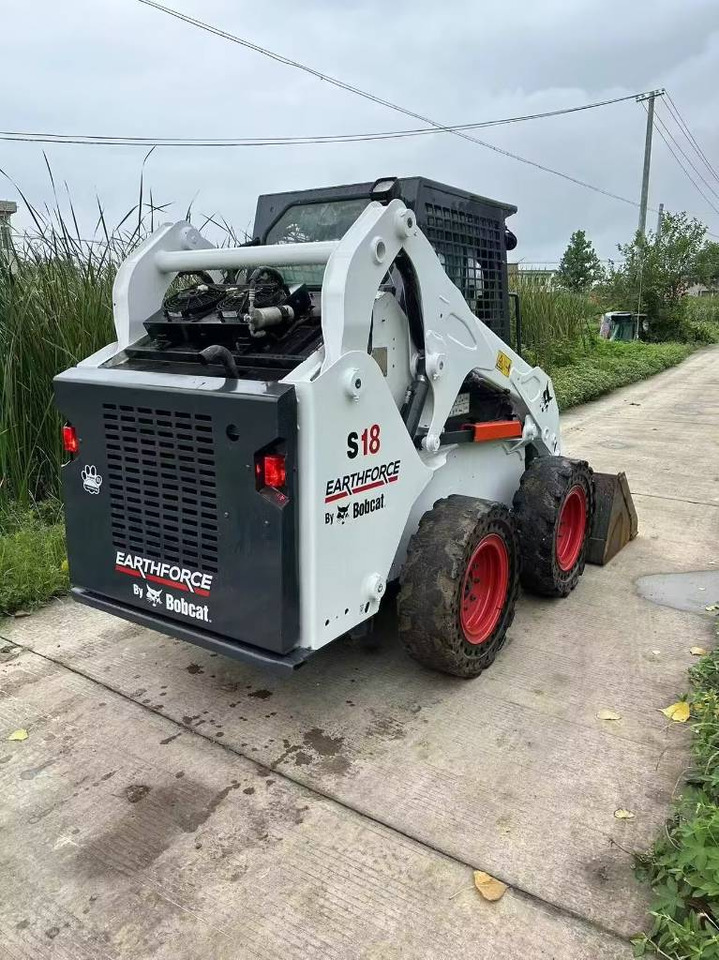 Bobcat S 18 - Компактен натоварувач: слика 1 Bobcat S 18 - Компактен натоварувач: слика 1