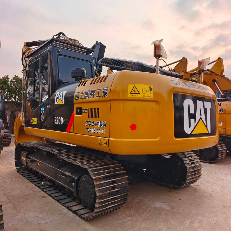 CAT 320 D - Багер гасеничар: слика 2 CAT 320 D - Багер гасеничар: слика 2