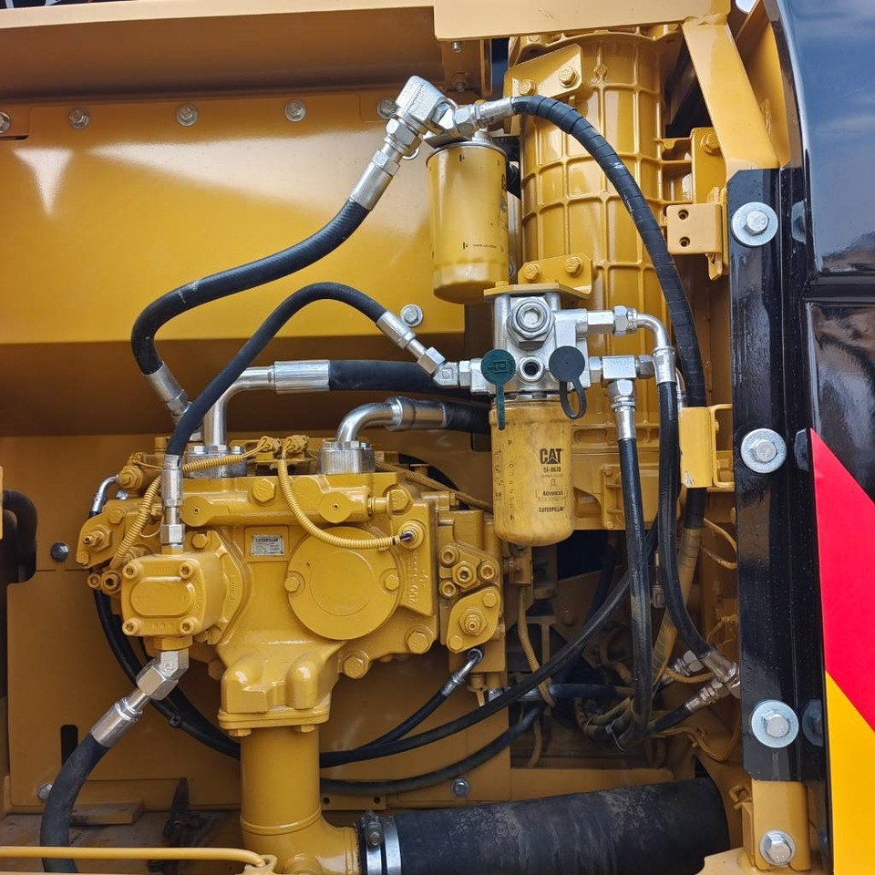 Багер гасеничар CAT 320D: слика 7