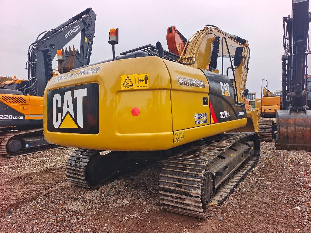 CAT 320D - Багер гасеничар: слика 1 CAT 320D - Багер гасеничар: слика 1