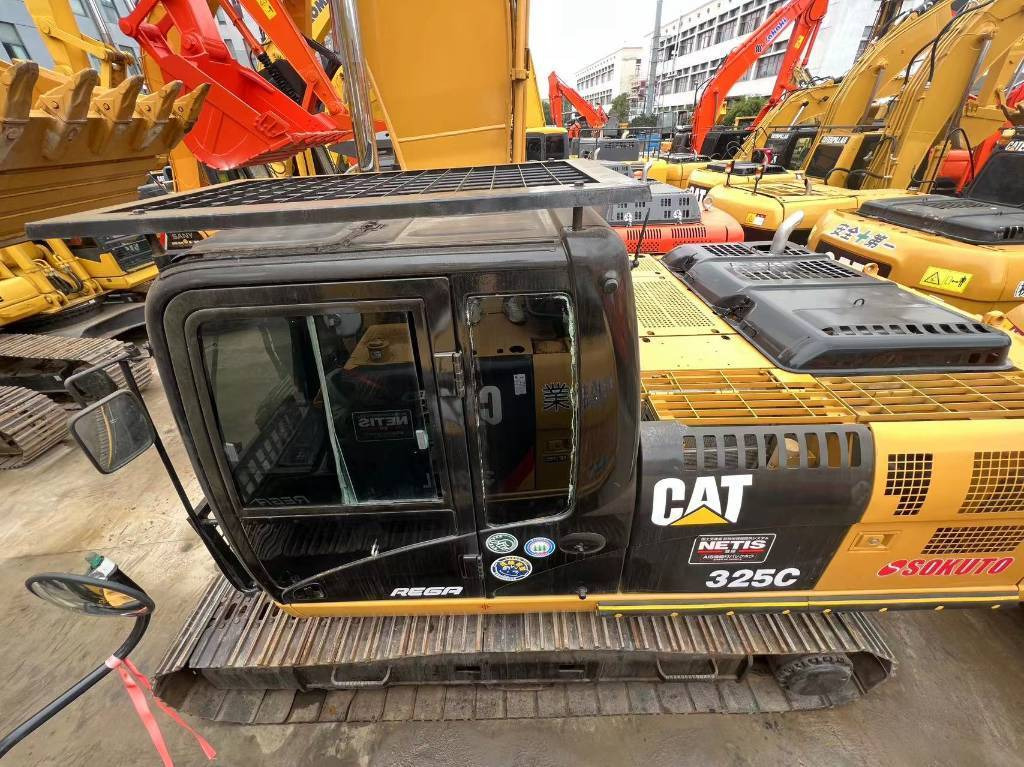 CAT 325 C - Багер гасеничар: слика 1 CAT 325 C - Багер гасеничар: слика 1