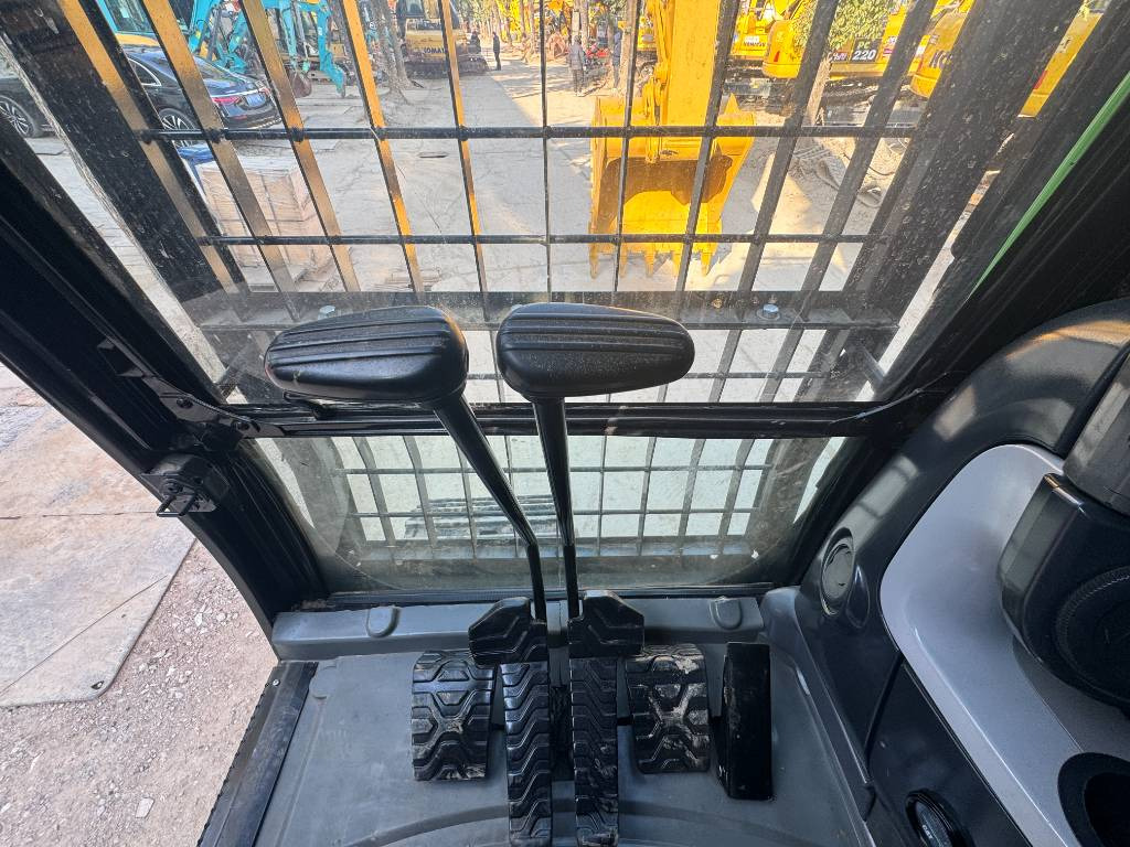 Лизинг на  CAT 330 D2 L CAT 330 D2 L: слика 7