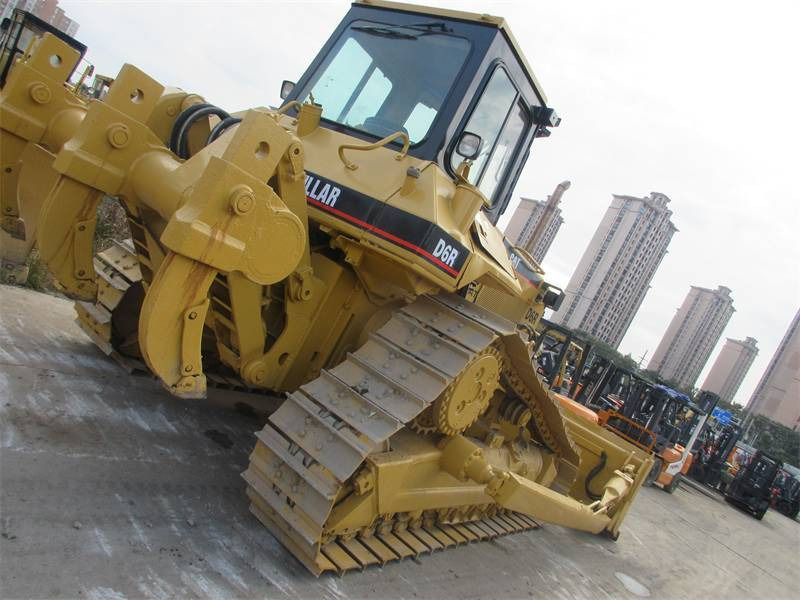 CAT D 6 R - Порамнувач: слика 1 CAT D 6 R - Порамнувач: слика 1
