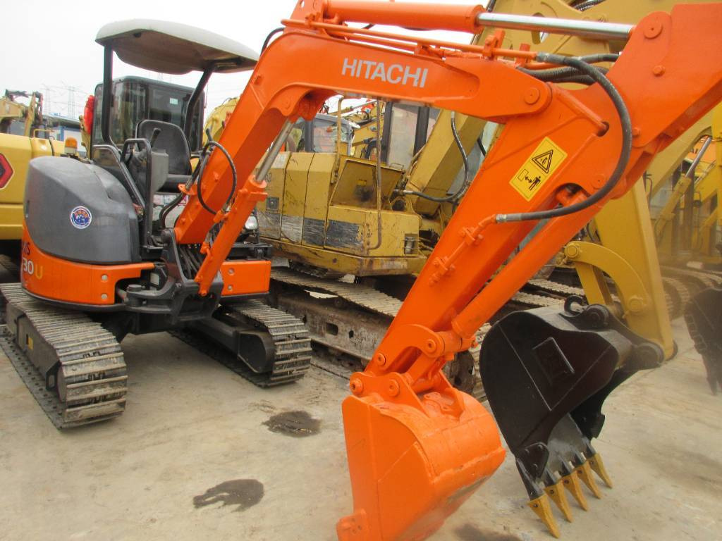 Hitachi ZX 30 U - Мини багер: слика 2 Hitachi ZX 30 U - Мини багер: слика 2