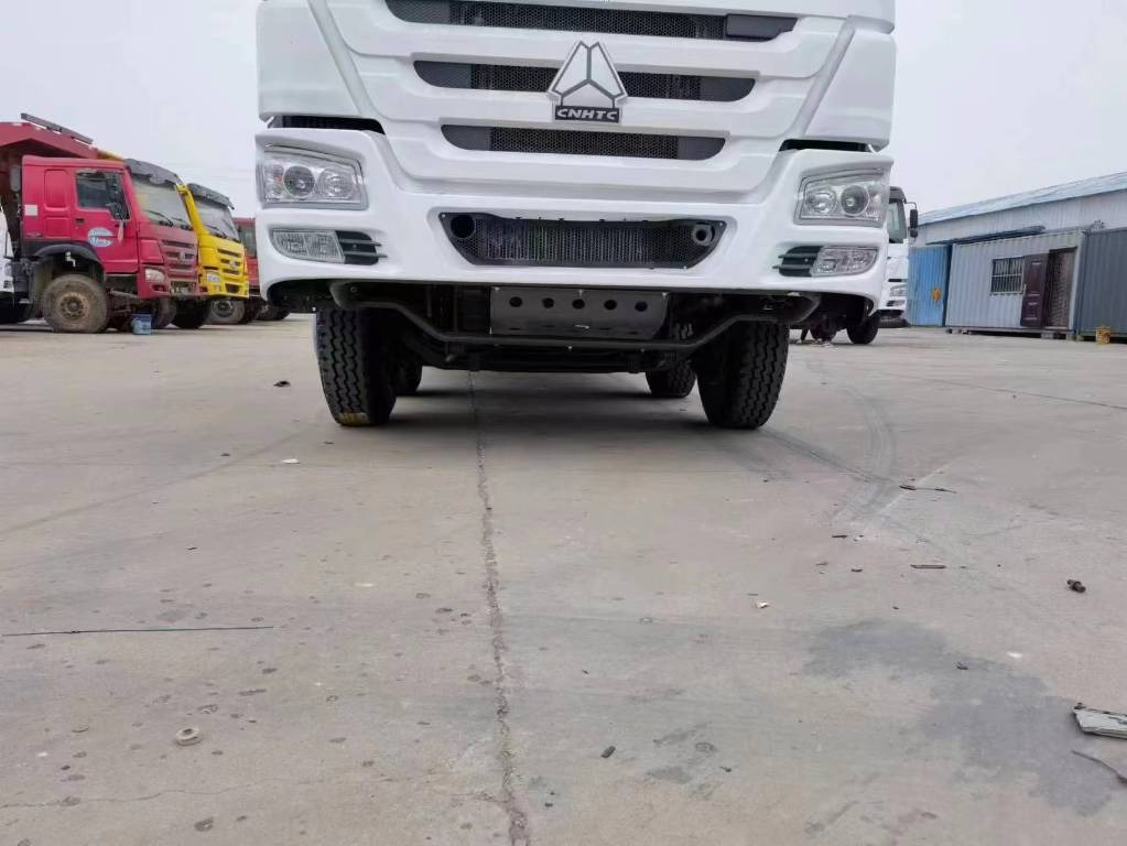 Howo 371 8X4 - Кипер приколка: слика 2 Howo 371 8X4 - Кипер приколка: слика 2