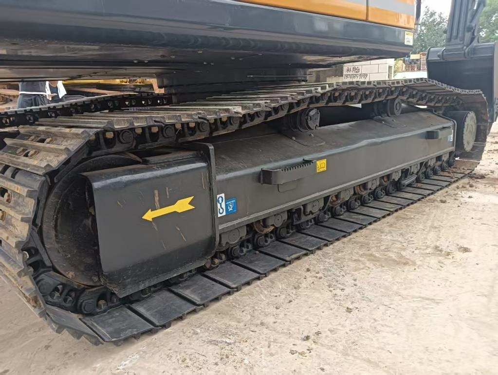 Лизинг на  Hyundai 220 LC-9S Hyundai 220 LC-9S: слика 17