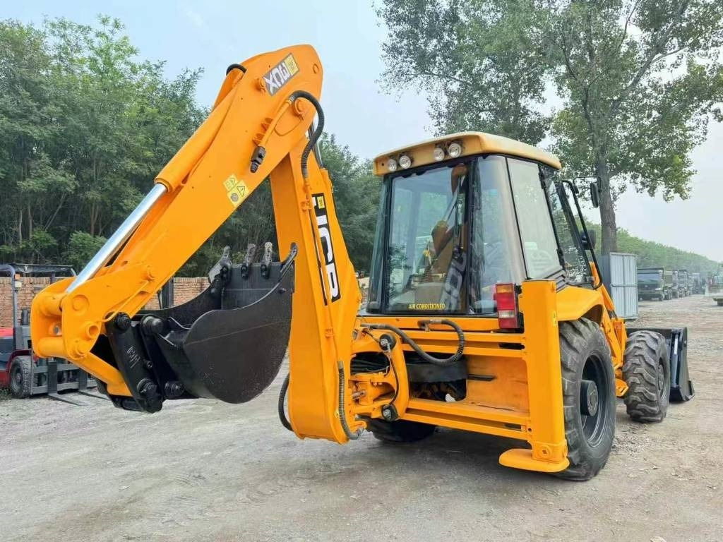 JCB 3 CX Brand new machine - Багер гасеничар: слика 2 JCB 3 CX Brand new machine - Багер гасеничар: слика 2
