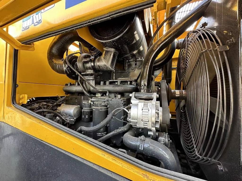 Komatsu WA 380 - Натоварувач на тркала: слика 5 Komatsu WA 380 - Натоварувач на тркала: слика 5