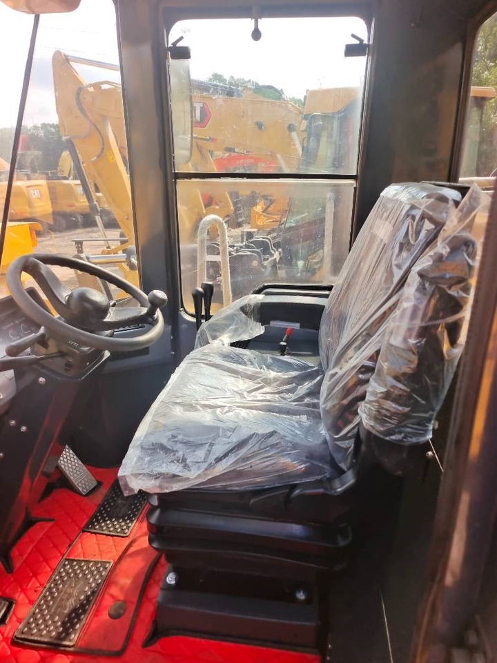 Komatsu WA 470-3 - Натоварувач на тркала: слика 4 Komatsu WA 470-3 - Натоварувач на тркала: слика 4