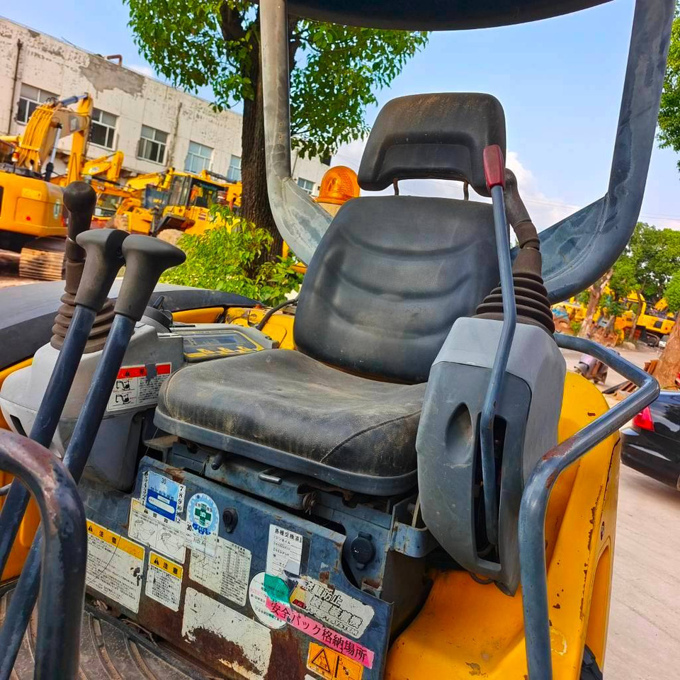 Kubota U30 - Мини багер: слика 4 Kubota U30 - Мини багер: слика 4