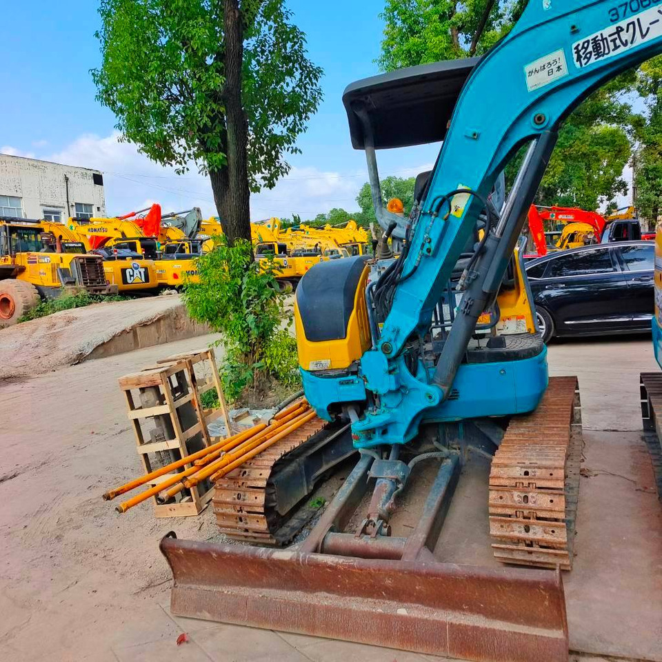 Kubota U30 - Мини багер: слика 1 Kubota U30 - Мини багер: слика 1