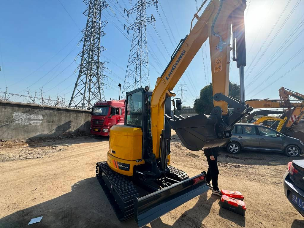 LiuGong 9035FZTSG4 - Мини багер: слика 1 LiuGong 9035FZTSG4 - Мини багер: слика 1