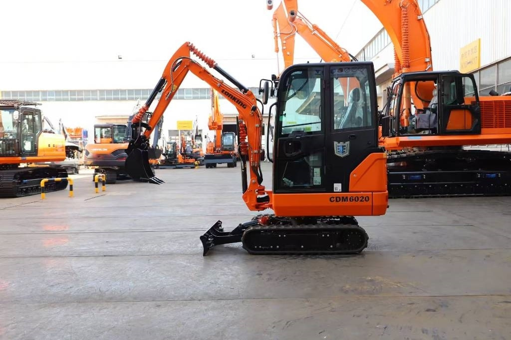 Lonking LG 6020 BRAND NEW MACHINE - Багер гасеничар: слика 3 Lonking LG 6020 BRAND NEW MACHINE - Багер гасеничар: слика 3